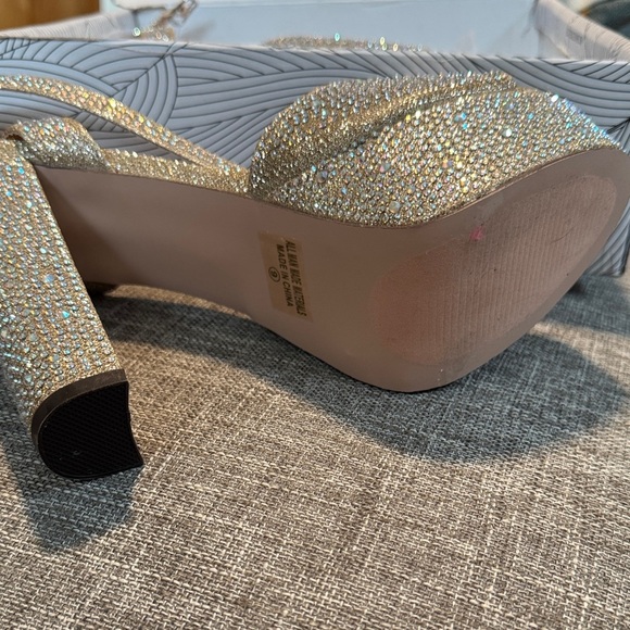 Rhinestones Embellished Platform Dress Sandals Chase + Chloe Glittering Gold - Picture 5 of 6
